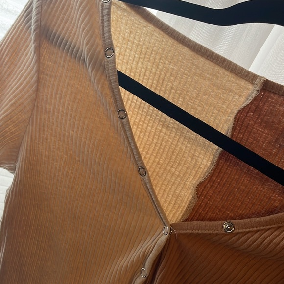 This is a SHEIN women’s top. It is in perfect condition and has barely been worn - Picture 5 of 10